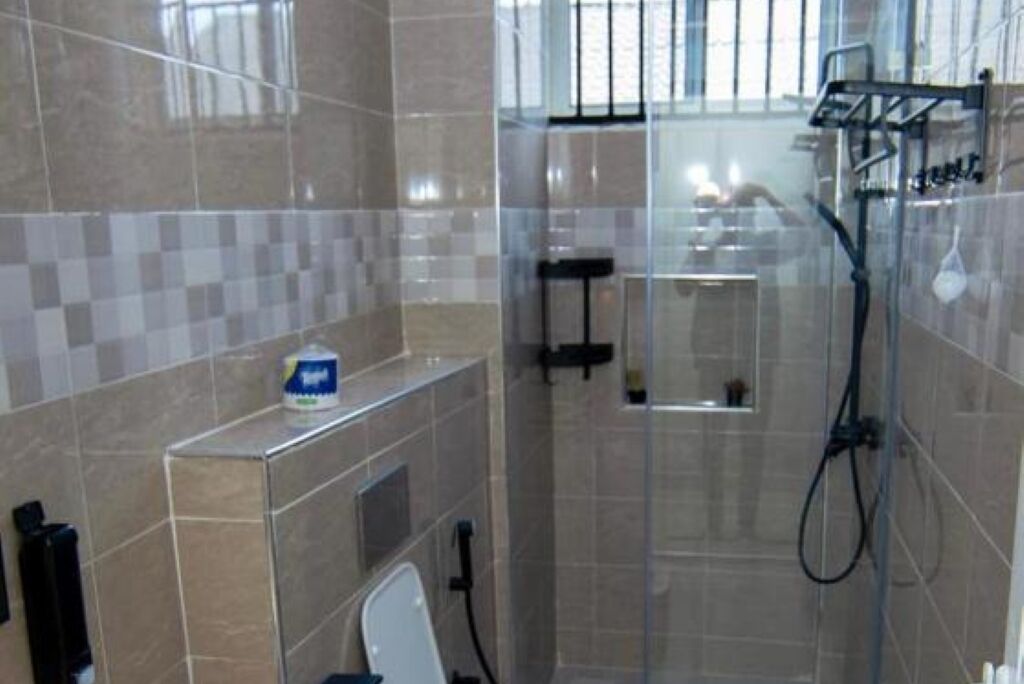 シャワー、タオル