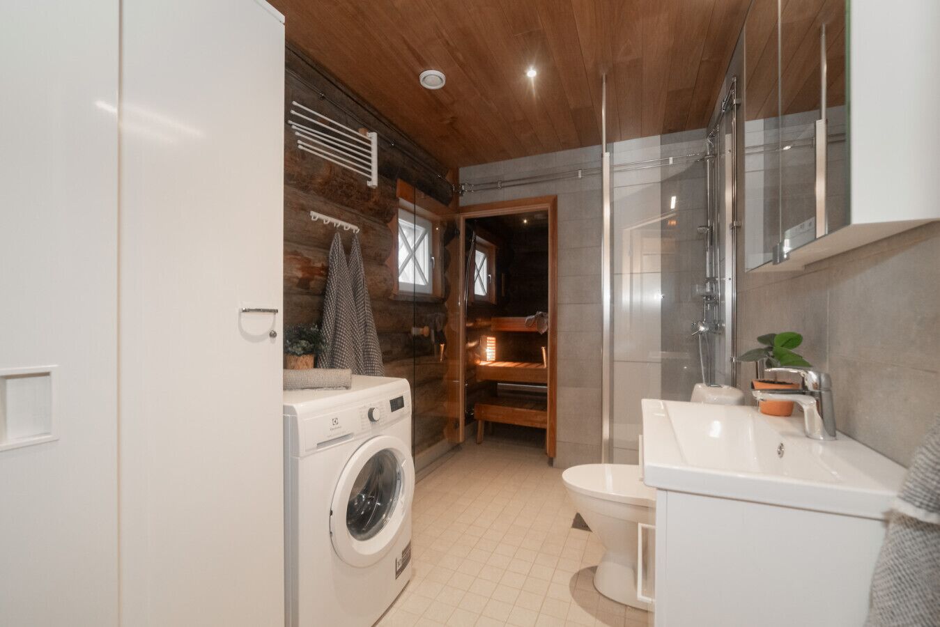 Fresh towels are provided for your comfort, and a washing machine is available to make longer stays easy and convenient.
