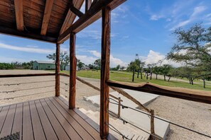 Property grounds - Hill Country Cabin - Cozy Rustic Getaway (Fredericksburg)