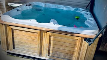 室外 SPA 浴池