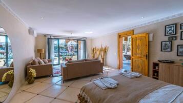 4 chambres, coffres-forts dans les chambres, Wi-Fi gratuit