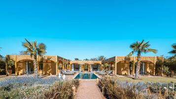 Piscine extérieure, piscine chauffée