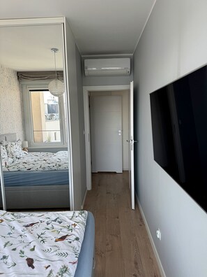 1 bedroom, iron/ironing board, free WiFi, bed sheets - Charming 1-bedroom apartment in Poznań with AC (Poznań)