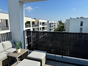 Property grounds - Charming 1-bedroom apartment in Poznań with AC (Poznań)