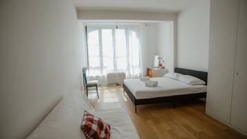 1 Schlafzimmer, Bügeleisen/Bügelbrett