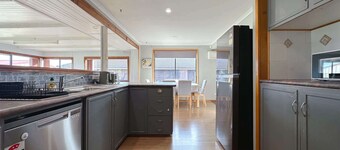 Sorell Sunlight Escape - 10 minutes from Airport