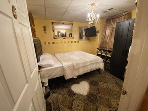 2 chambres, coffres-forts dans les chambres, fer et planche à repasser