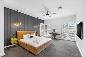 4 عدّة غرف نوم ومكتب ومكواة/لوح كي وواي فاي مجانًا