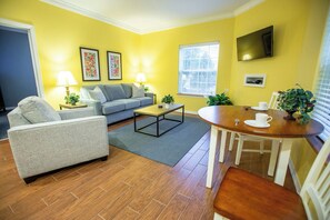 TV, peis og bordtennis