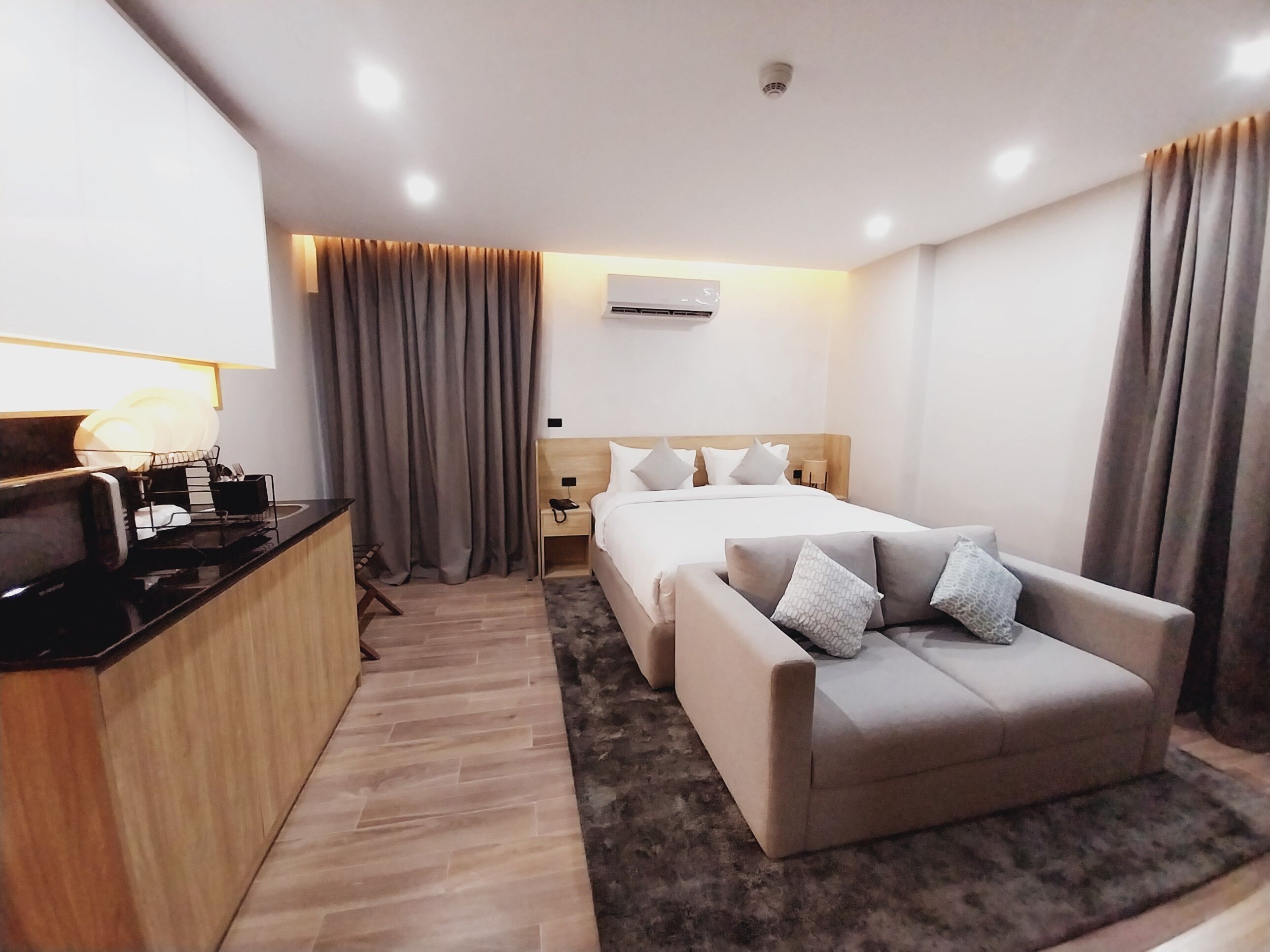 アイロン / アイロン台、WiFi、ベッドシーツ. Comfortable Accommodations: Lacasa Residence in Cairo.