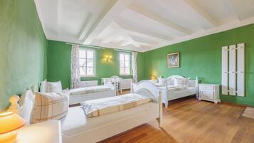 5 bedrooms, WiFi