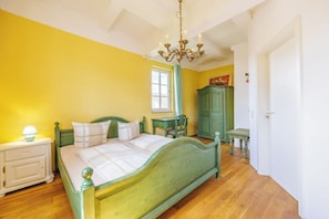 5 bedrooms, WiFi - Vacation in the castle up to 15 pers. Apartment: Burggraf & Himmelsleiter (Großbodungen)