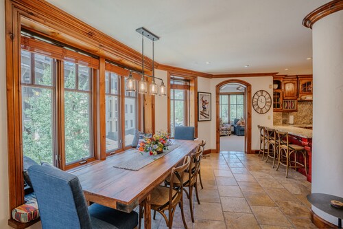 Luxury Mountain Escape at the Village at Palisades Tahoe with Sweeping Tram & Peak Views