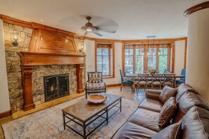 TV, fireplace