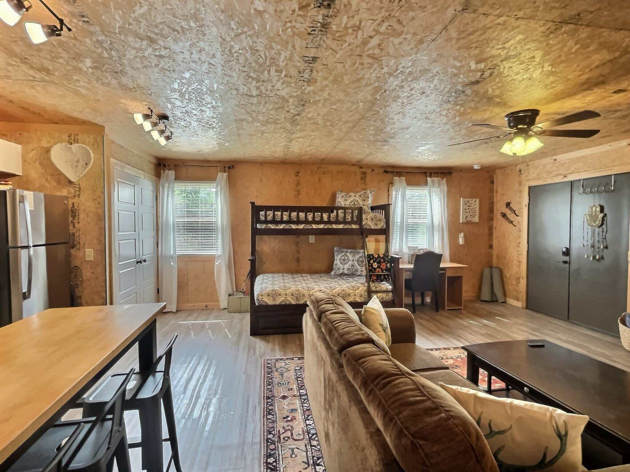 1 多间卧室、办公桌、熨斗/熨衣板、WiFi