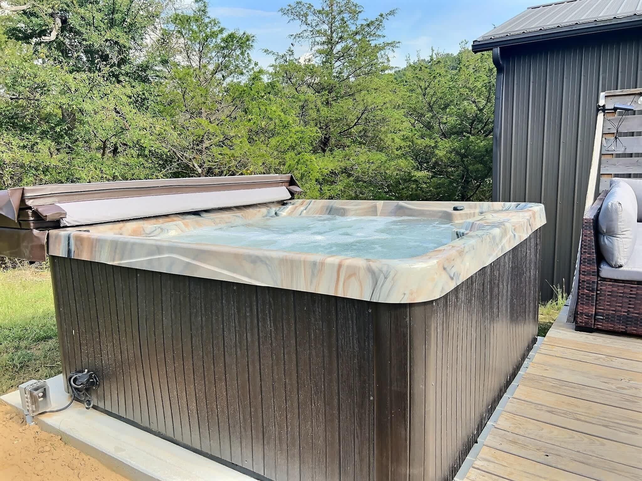 Outdoor spa tub