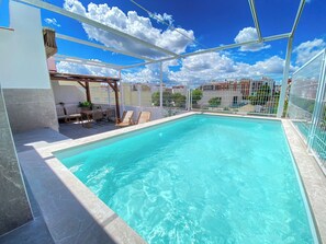 Pool - Elegant villa with Private Pool in Nervión close to metro, perfect for groups (Sevilla)
