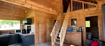 Le Chalet de Lintignat, 2 steps from Lac de Vassivière. Peace of mind assured.