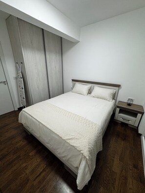 1 bedroom, iron/ironing board, travel cot, free WiFi
