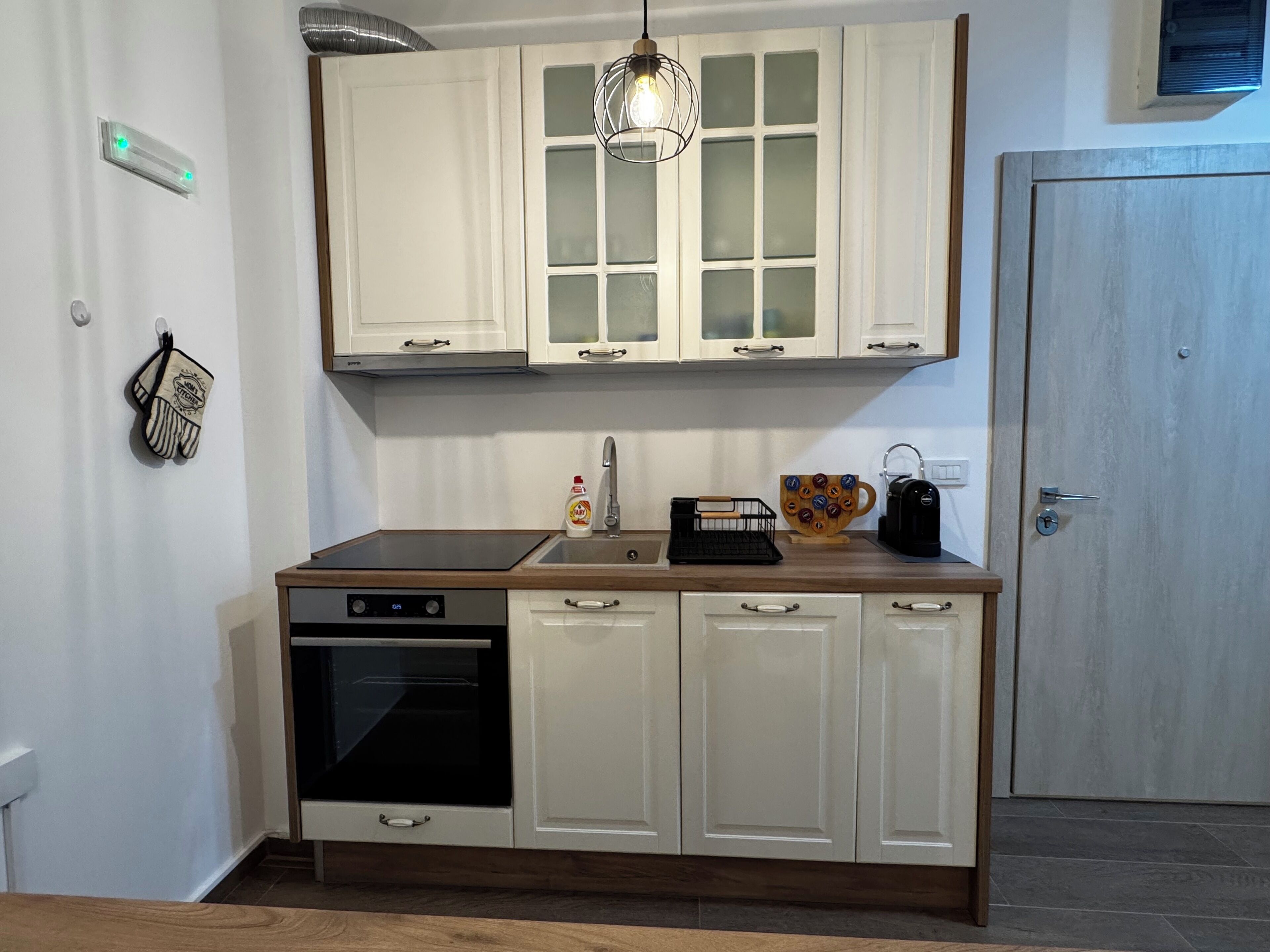 Kühlschrank, Ofen, Herdplatte, Geschirrspüler