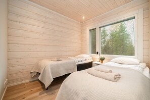 3 bedrooms, desk, iron/ironing board, free WiFi - Modern 3BR Villa Retreat in Ruka with Private Sauna & Near Ski Slopes (Ruka)