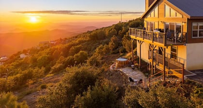 Wild Moon Ranch — Mountain-Top Retreat with Panoramic Lake Views, Pickleball & Cedar Hot Tub