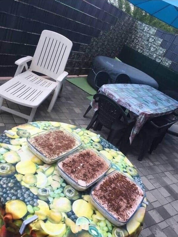 屋外ダイニングエリア