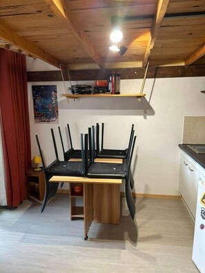 Dining - Super 4-person studio with balcony and mountain view (Montriond)