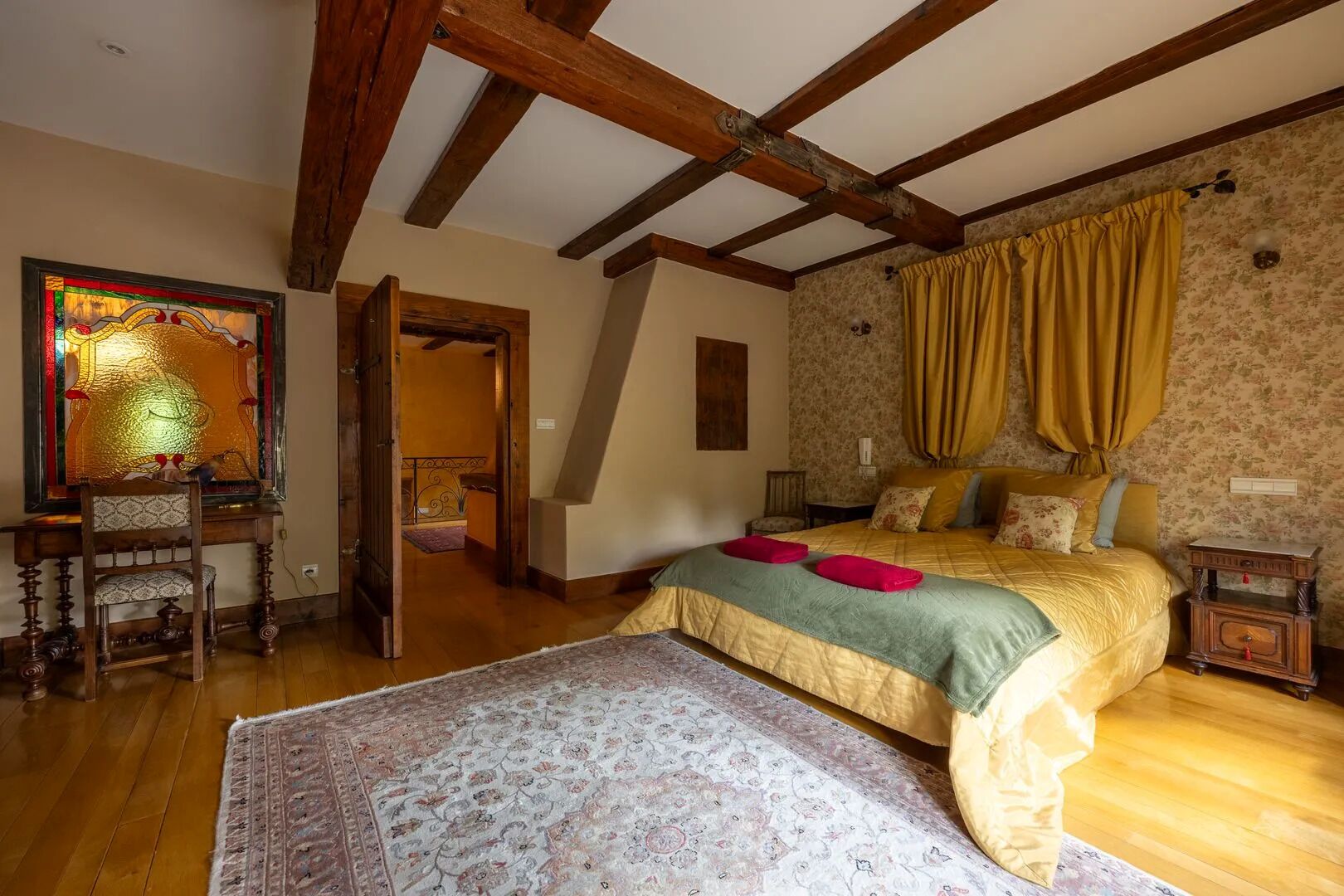 5 bedrooms, iron/ironing board, free WiFi, bed sheets