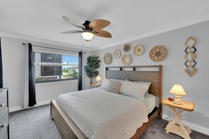 2 bedrooms, internet, bed sheets