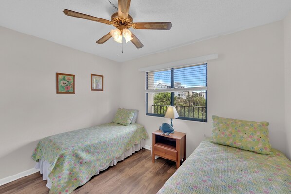 2 bedrooms, iron/ironing board, Internet, bed sheets