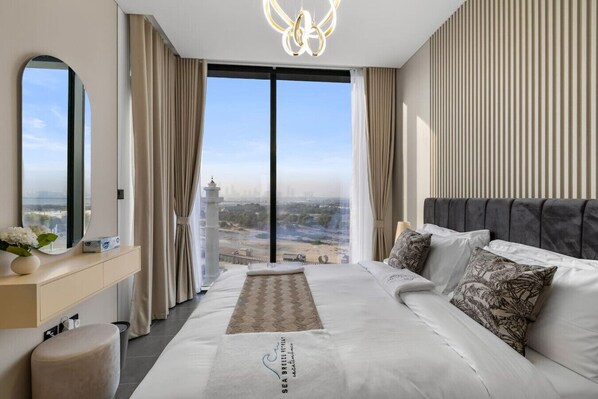 1 bedroom, in-room safe, desk, iron/ironing board