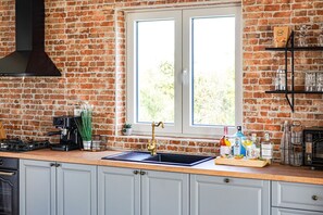 Fridge, microwave, oven, dishwasher