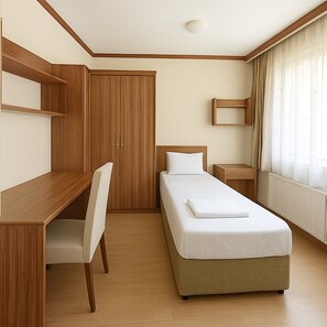 四人房, 山景 | 办公桌、笔记本电脑工作区、隔音、熨斗/熨衣板