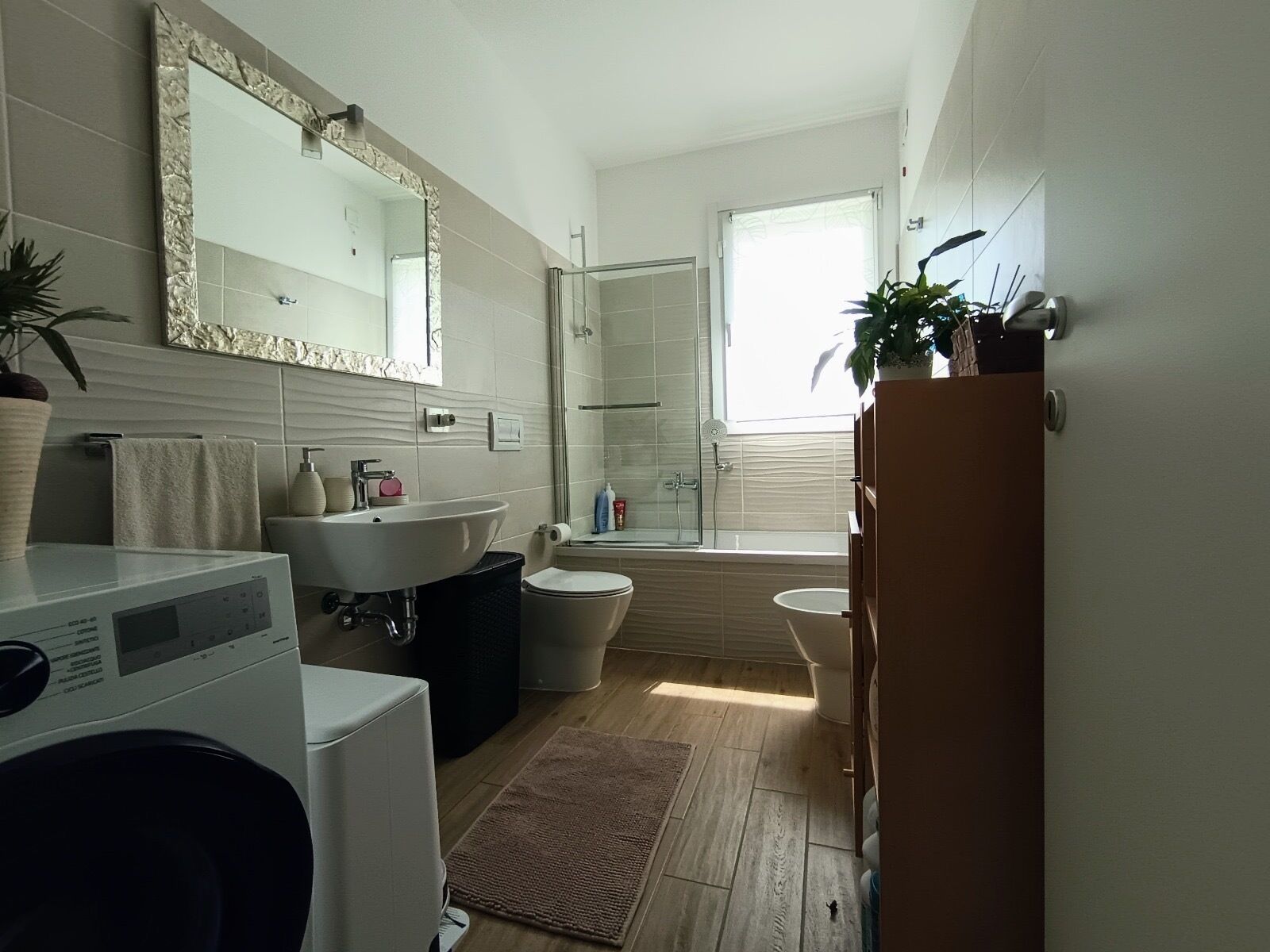 Haartrockner, Handtücher, Seife, Shampoo