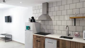 Refrigerador, microondas, parrilla de estufa y lavavajillas