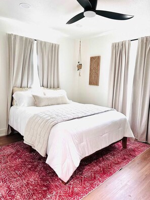 3 bedrooms, iron/ironing board, WiFi, bed sheets
