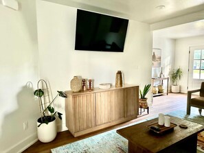 Interior - Southwest x Southeast 3BR 2BA (Nederland)