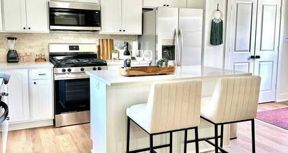 Southwest x Southeast 3BR 2BA