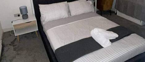 3 bedrooms, free WiFi, bed sheets