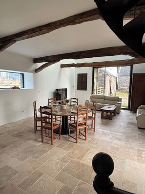 Living area - Gite in a farmhouse, located on the farm among the sheep. (Le Haut-Corlay)