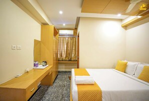 Suite | Free WiFi, bed sheets