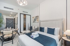 Iron/ironing board, WiFi, bed sheets