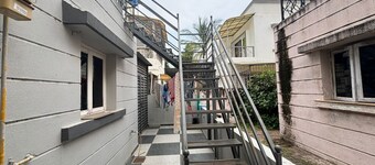 Enchanting 1-bedroom Homestaywith Attached washroom and separate entry