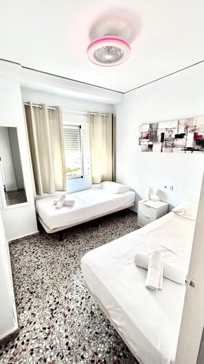 3 bedrooms, WiFi, bed sheets, wheelchair access