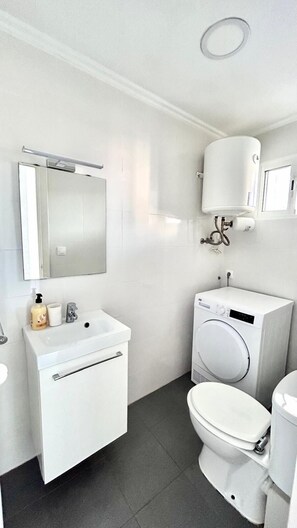 Shower, hair dryer, bidet, towels - Ocean View Apartment, Pool and Tennis, Netflix WiFi5 (Grau i Platja)
