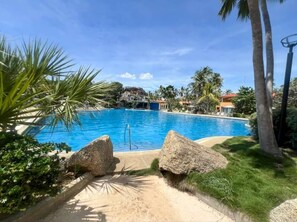 Outdoor pool - Cozy apartment on the beach with panoramic view in Tucacas Morrocoy (Tucacas)