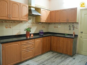 Deluxe Apartment, 1 Bedroom | Private kitchen