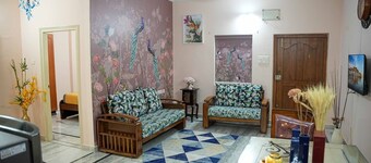 Yellow Bells Residency (Serviced Apartments)