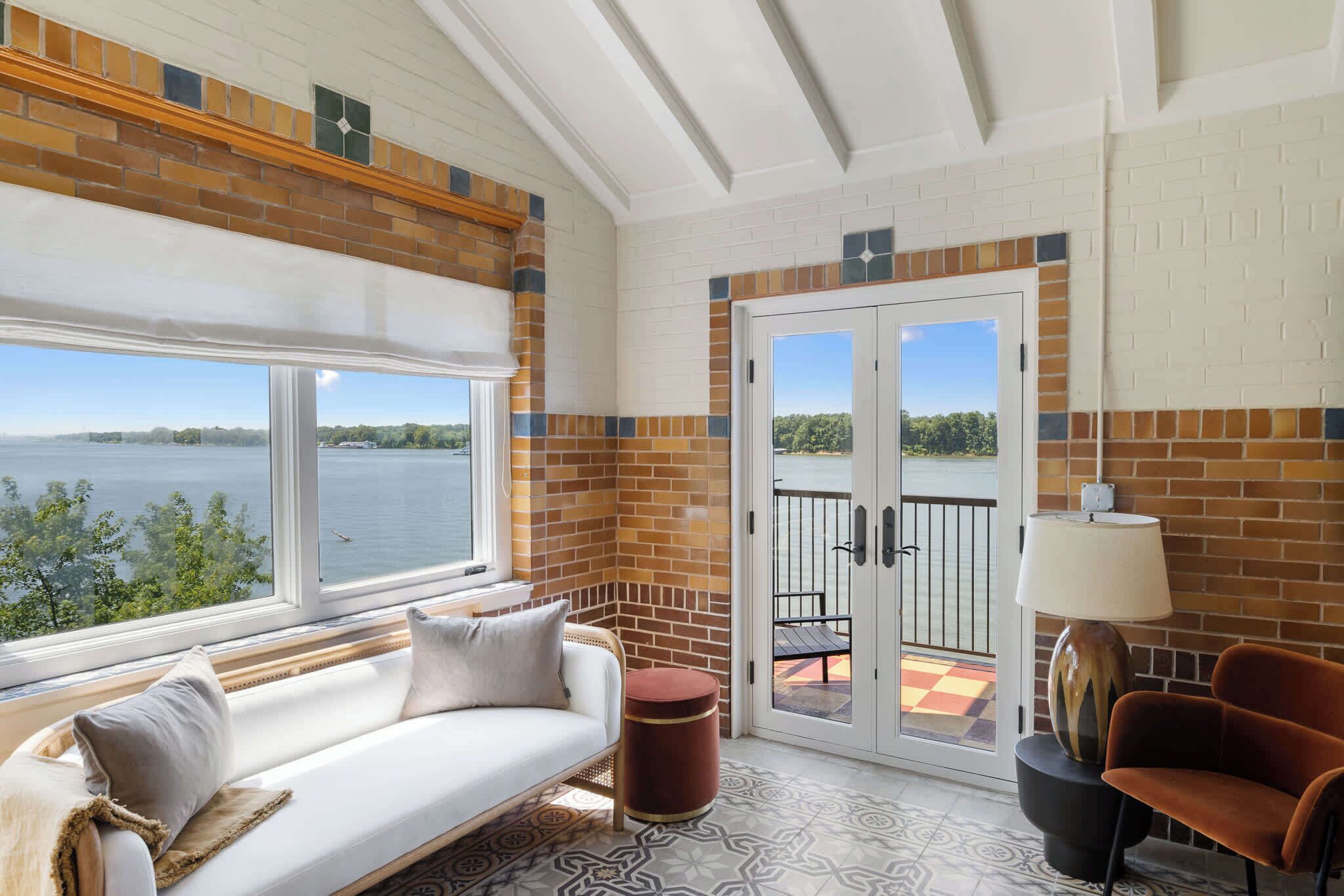 テレビ、ステレオ、書斎 / ワークスペース